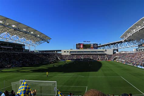Soccer field /football pitch measurements: Soccer-specific stadium - Wikipedia