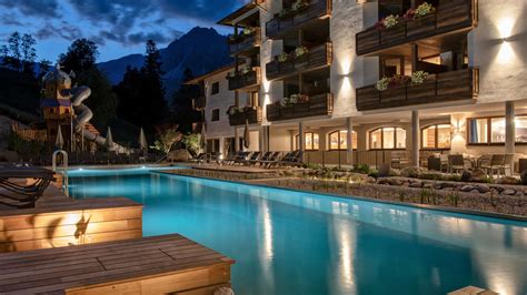 Haus christoph faistenbichl 10 6352 ellmau (0043) 5358 3256 (0043) 664 4667083 app.christoph@aon.at www.hauschristoph.at. Familien & Aktivhotel Christoph in Ellmau, Tirol, Wilder ...