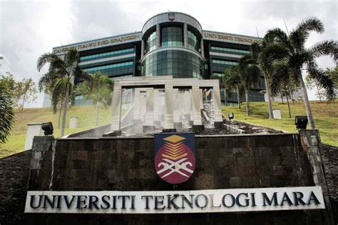 Sebagai pusat pembelajaran dan pengajaran kejuruteraan dan teknologi terbesar di malaysia. UM Mengungguli Carta. 10 Universiti Di Malaysia Antara 110 ...