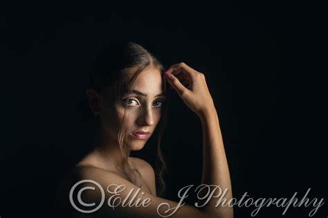 Ellie J Photography Stripshow Portraits Using A Strip Softbox As The