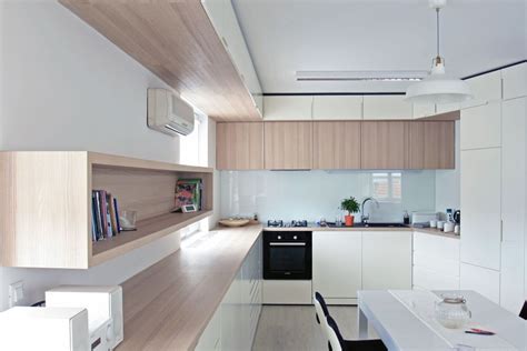 A Custom Design Makes The Most Of An Irregular Apartment ...