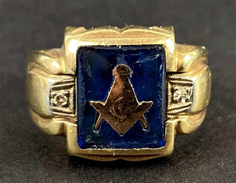 Lot 10k Gold Masonic Mens Ring