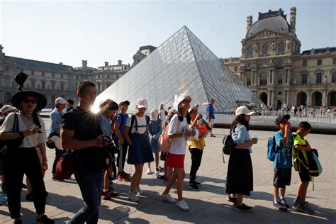 Chinese tourists flock to Europe | TTR Weekly