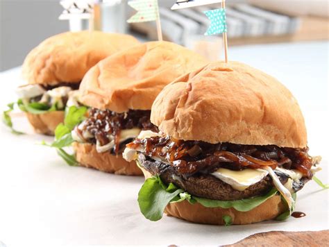 Giant Mushroom Burgers With Caramelized Onions Easy Meals Recipes