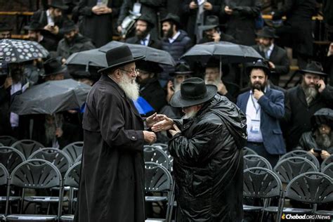 Chabad Lubavitch Rabbis Gather For Annual Photo