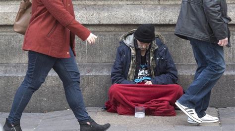 Stop Treating Rough Sleepers As Vagrants Say Mps Bbc News