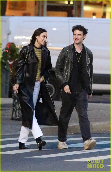 Tom Sturridge And Girlfriend Alexa Chung Keep Close During Day Out In Nyc