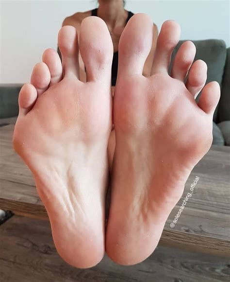 Big Feet Girls On Instagram “solesearchingofficial Longfeetlady