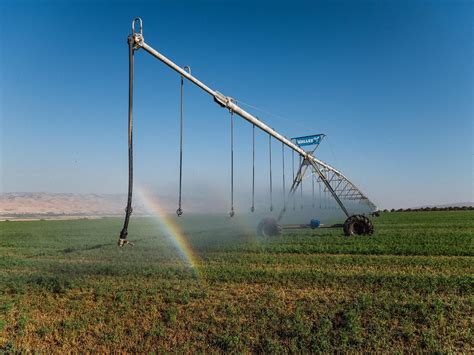Field Irrigation In Israel 2000x1500 Oc Agriculture Photos We Are