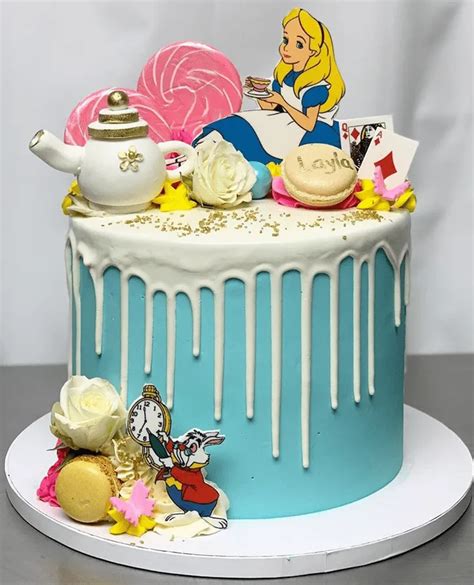 50 Alice In Wonderland Cake Design Images Cake Gateau Ideas 2020 In