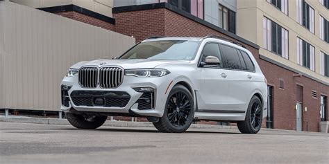 The bmw x7 m50i is equipped with staggering horsepower, exceptional dynamics, and all the style you need to dominate driving. Our 2020 BMW X7 M50i Continues to Cosset, Garners Few ...