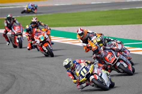 Sam lowes dominates for his third win in a row and now leads the moto2 world championship. Moto2 2020 Eropa: Lowes Crash Anak Buah Rossi Pimpin Klasemen