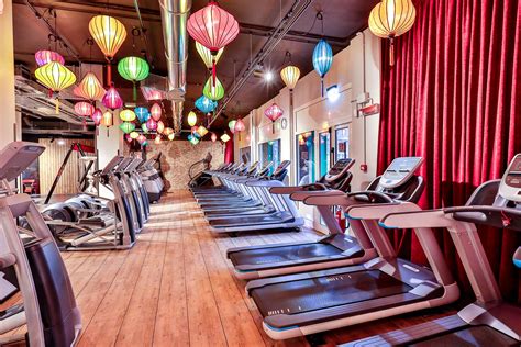 We looked inside some of the tweets by @mcfit and here's what we found interesting. Apre a Torino nel quartiere Aurora il primo centro fitness ...