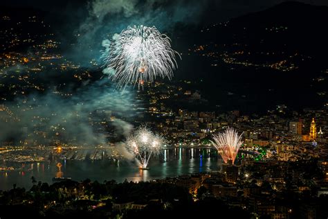 Überrasche deine liebsten zum start in den tag mit einem kaffeebecher mit eigenem namen. Le feste di luglio a Rapallo | JuzaPhoto
