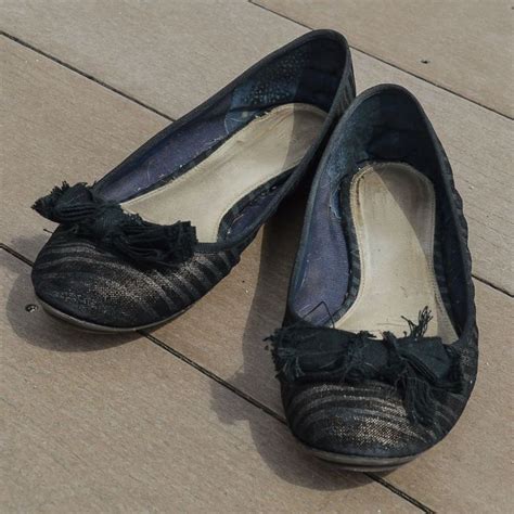 Well Worn Ballet Flats Smelly With Heavy Foot Marks Shoe Nirvana