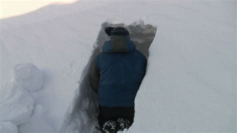 Building A Snow Hole Youtube