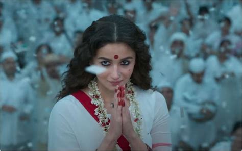 Gangubai Kathiawadi Trailer Out Alia Bhatt Steals The Show With Her Fierce Avatar Ajay Devgn