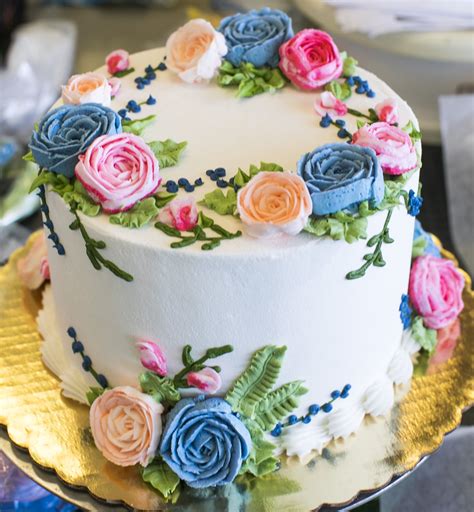 Bakery Cakes Round Birthday Cakes Birthday Cake With Flowers Happy