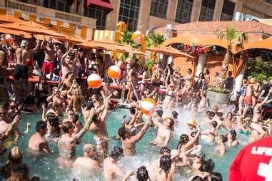 Topless Pool Las Vegas A Complete Guide Photos Thrillist