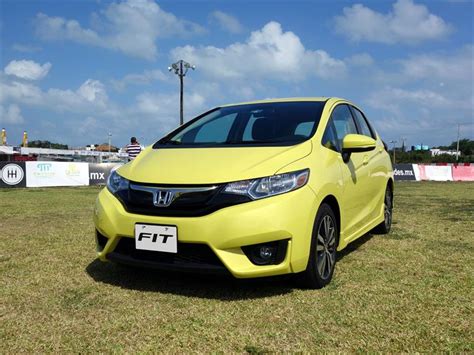 At the release time, manufacturer's suggested retail price (msrp) for the basic version of 2015 honda fit is found to be ~ $14,000, while the most expensive. Honda Fit 2015 llega a México - Autocosmos.com