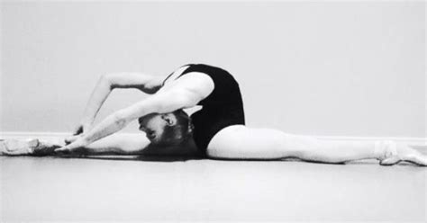 Split With Amazing Back Arch Dance Dance Dance Pinterest Arch Dancing And Dancers