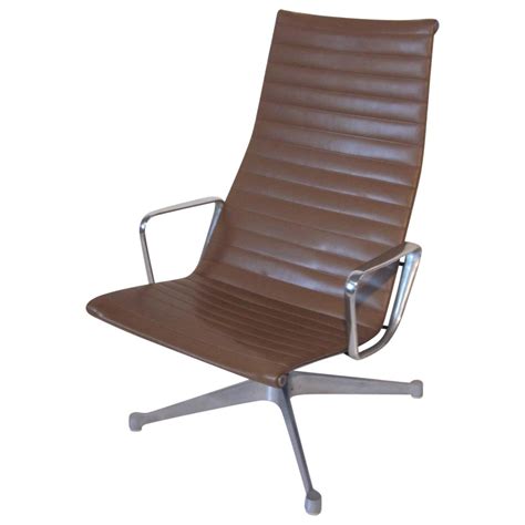 Eames Aluminum Group Lounge Chair For Herman Miller At 1stdibs