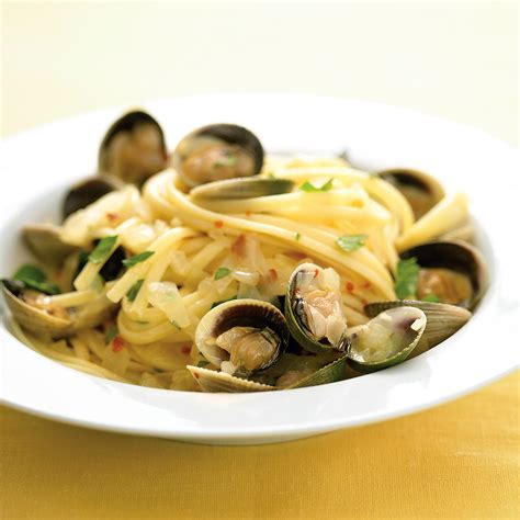 Linguine With White Clam Sauce