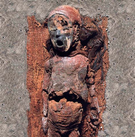 The chinchorro mummies are mummified remains of individuals from the south american chinchorro culture, found in what is now northern chile. Muerte - Los Precolombinos | Museo Chileno de Arte ...