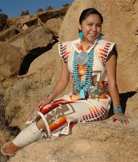 Pin By Deriviere On Les Indiens Du Monde Native American Fashion Native American Clothing