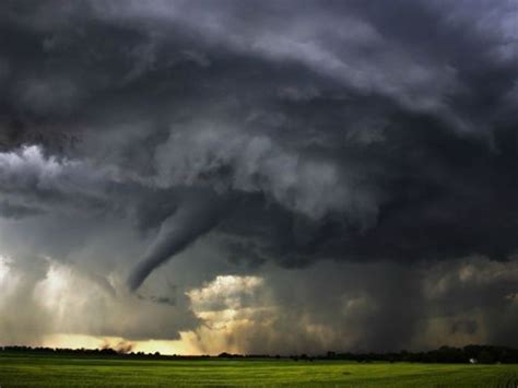 The Most Spectacular Tornado Photos From 2013 15 Pics