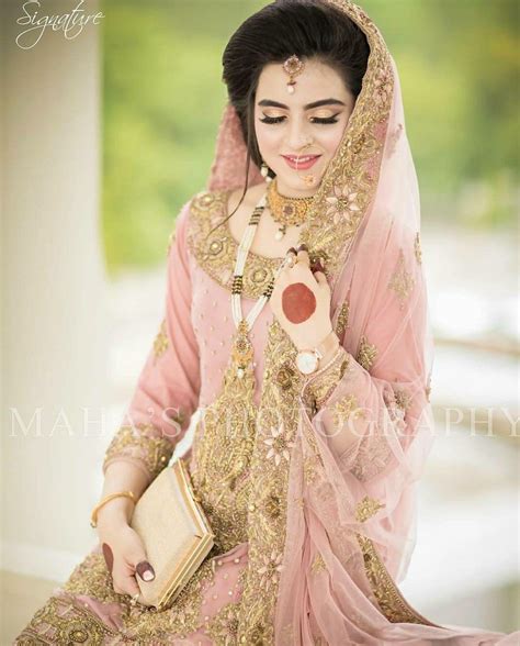 pin by 👑mar u j👑 on ghunght nikkah asian bridal dresses bridal dress fashion pakistani bride