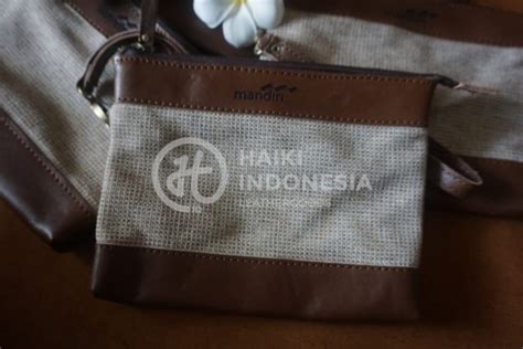 Harga murah, cepat dan berkualitas, melayani cetak partai kecil dan besar. Buat Souvenir Bank Mandiri Eksklusif | Wa 08222 3456 602