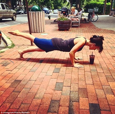 Hilaria Baldwin Enlists Her Pooch Dama For Latest Instagram Yoga Pose Daily Mail Online