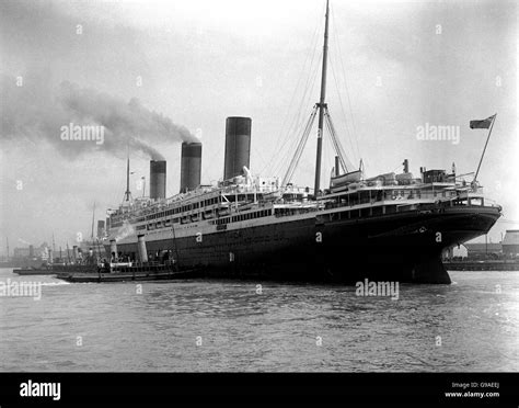 The Great Ocean Liners Rms Majestic Southampton 1922 Stock Photo