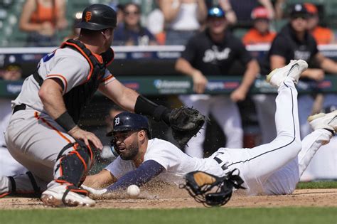 Giants Fall To Tigers In 11 Innings For Second Straight Game