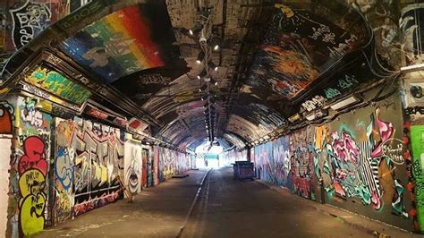 Graffiti Tunnel In Lake Street London London Photoshoot Graffiti Lake