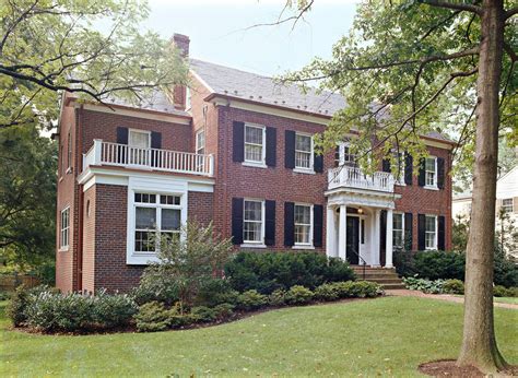 These Before And After Colonial Home Exteriors Boast Stately Style