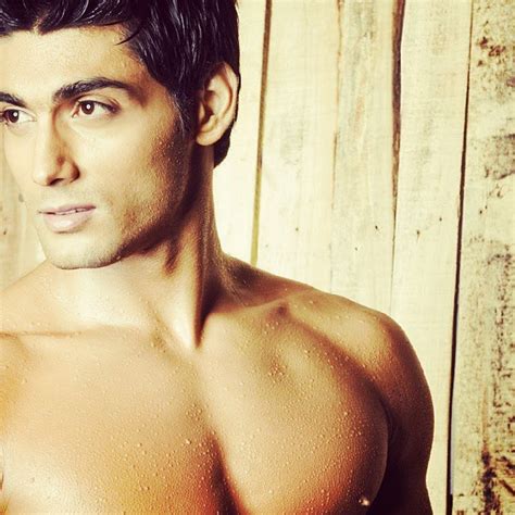 Hot Body Shirtless Indian Bollywood Model Actor Ruslan Mumtaz