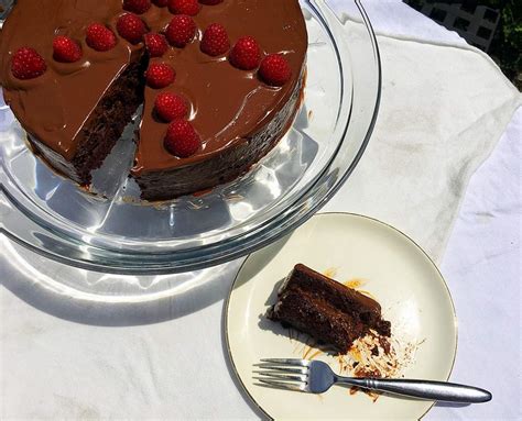 Entdecke rezepte, einrichtungsideen, stilinterpretationen und andere ideen zum ausprobieren. Portillo's Chocolate Cake Dupe!! | Vegan Amino