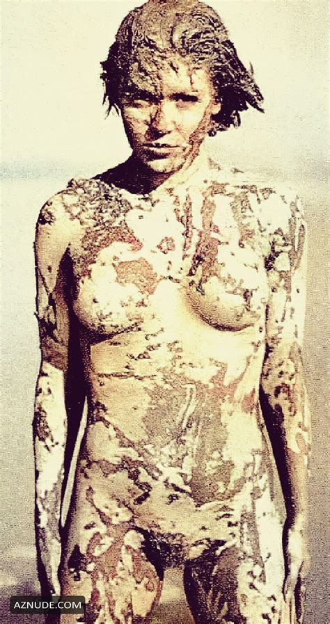 Alyssa Milano Sexy Poses Fully Naked In An Old Photoshoot Aznude