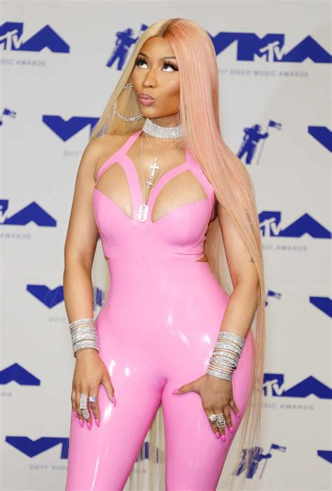 What Makeup Does Nicki Minaj Wear