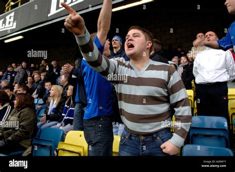 Wütend Millwall Fc Fan Stockfotografie Alamy