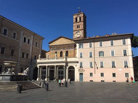 La Basilica Di Santa Maria In Trastevere Una Delle Chiese Più Antiche