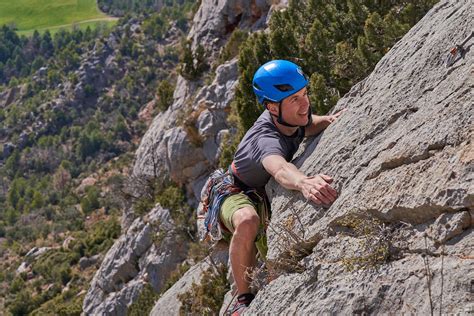Guide: How to take your indoor climbing outdoors 8 tips