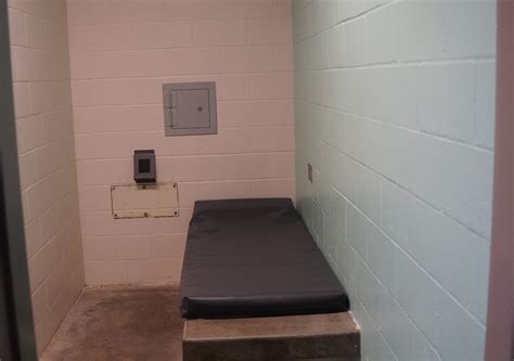 Though many jail inmates have addiction problems, facilities lack