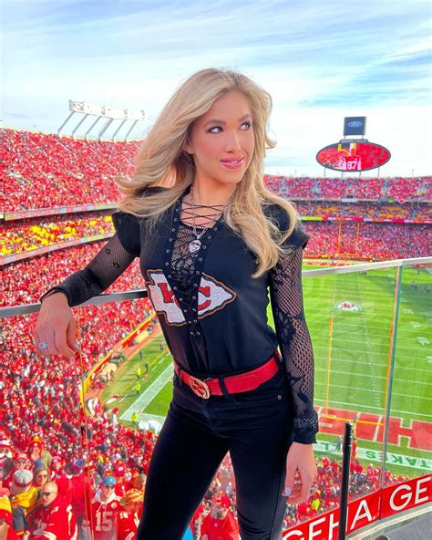 Kansas City Chiefs Owner S Stunning Daughter Celebrates Nfl Season And Shark Week With Steamy