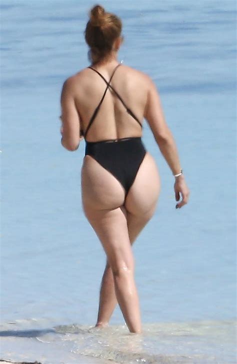 Jennifer Lopez Looks Incredible In Black Swimsuit On Turks And Caicos