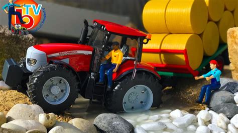 Bruder Toys Traktor Mccormick With Bale Transport Trailer Tractor