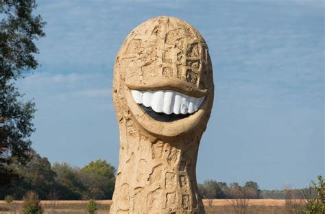 Weirdest Roadside Attractions In The Us Travel Trivia Roadside