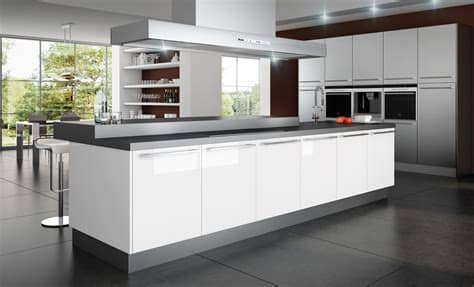 Es una empresa de fabricación de mobiliario de muebles de cocina y closet para proyectos residenciales y para empresas. Cocinas en Málaga. Muebles de cocina a medida